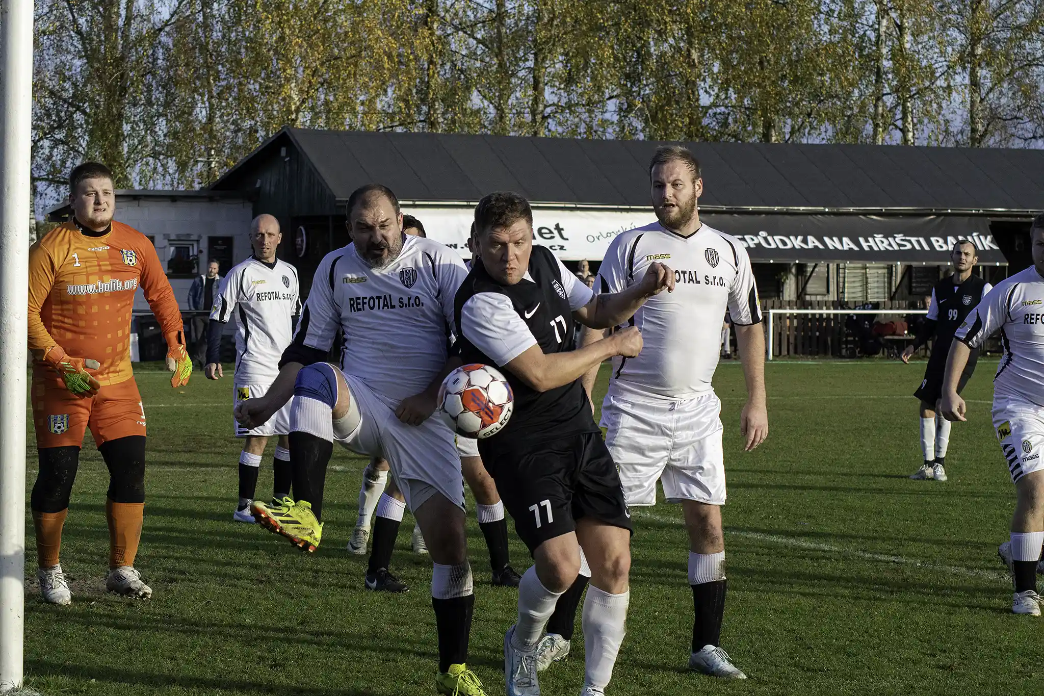 Baník Rychvald drtivě poráží Viktorií Bohumín 10:1 v posledním utkání podzimu