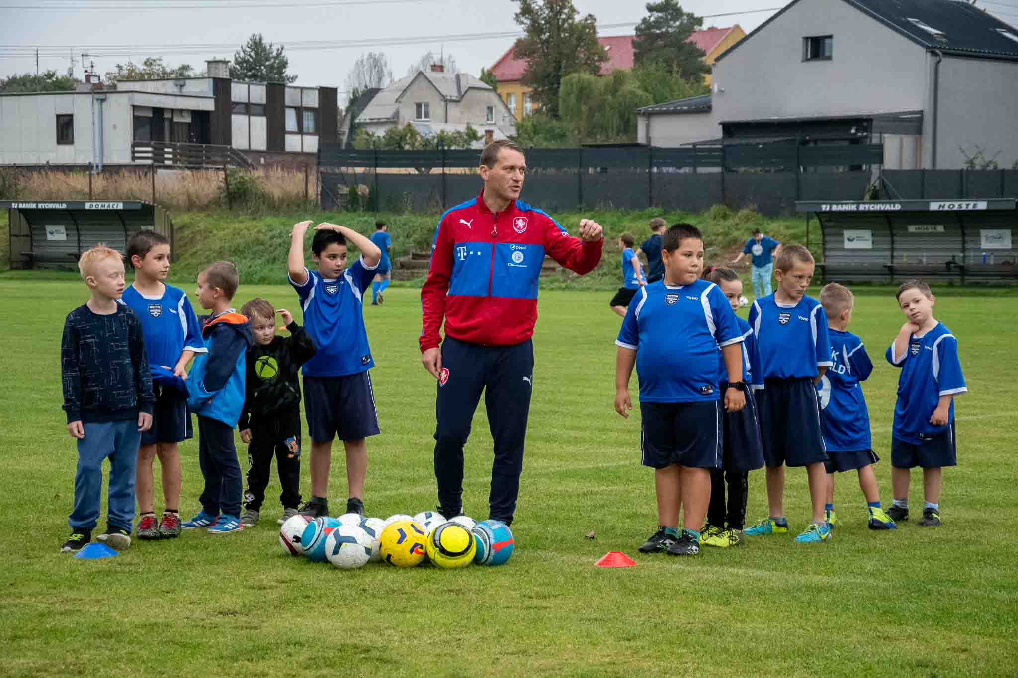 Ukázkový trénink v Rychvaldu: Cenné zkušenosti a skvělá zábava pro mladé fotbalisty