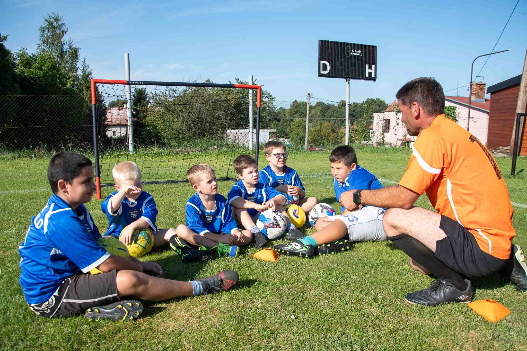 Přijď posílit náš tým: Ukázkový fotbalový trénink s TJ Baník Rychvald!